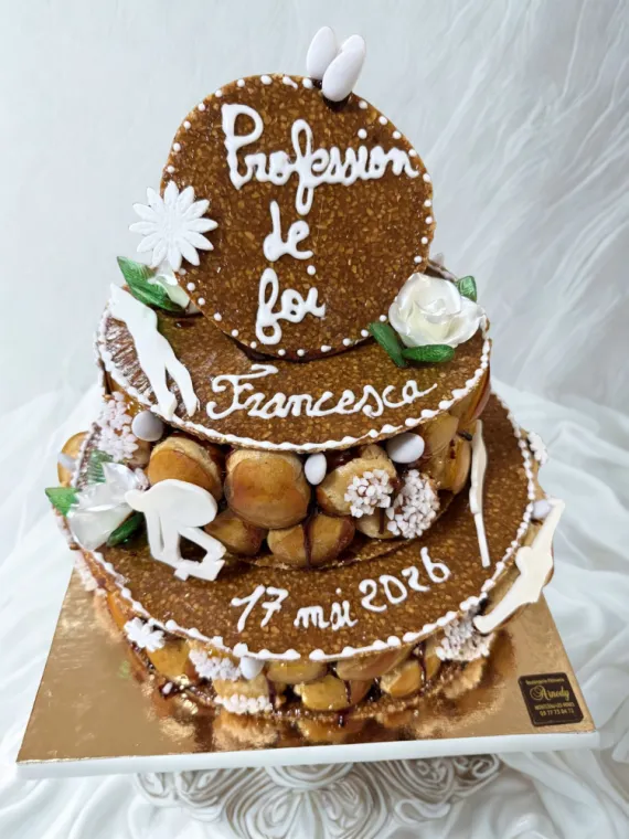 Voici quelques réalisations des dernières pièces montées, Montceau-les-Mines, Boulangerie Pâtisserie Arnody