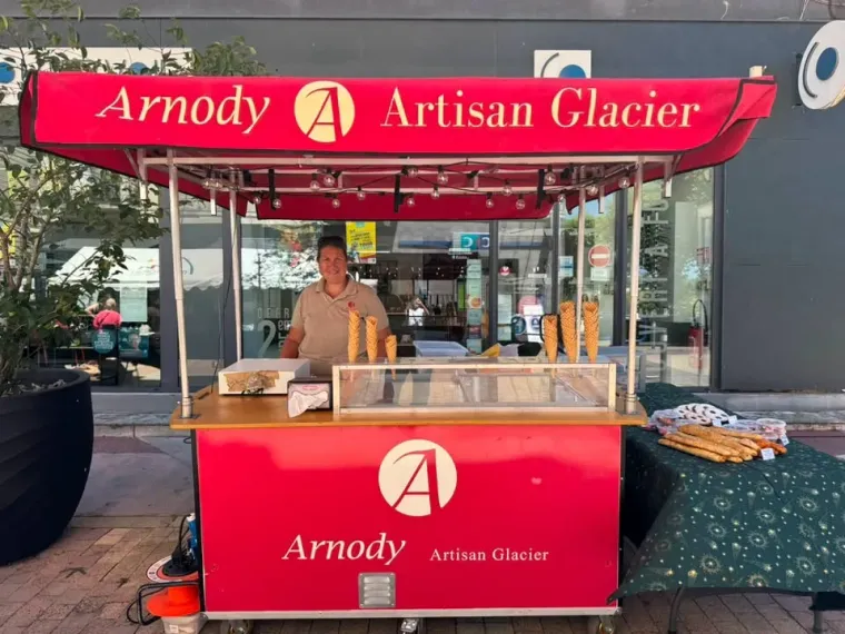 Nos glaces vous accompagnent tout l’été, Montceau-les-Mines, Boulangerie Pâtisserie Arnody