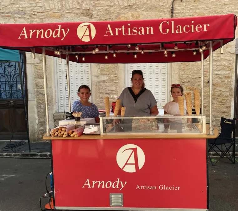 La Boulangerie Pâtisserie Arnody au marché de nuit à Saint-Gengoux, Montceau-les-Mines, Boulangerie Pâtisserie Arnody