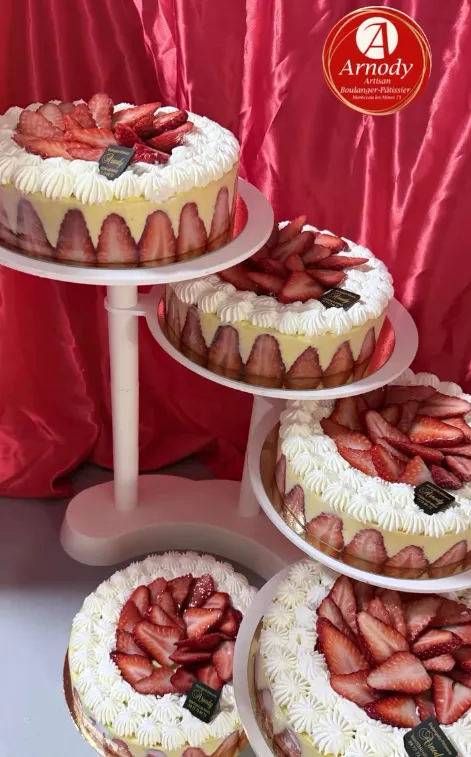 Création de gâteaux sur mesure pour évènement à Montceau-les-Mines, Montceau-les-Mines, Boulangerie Pâtisserie Arnody