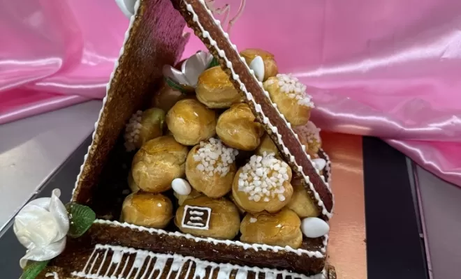 pièce montée personnalisée piano profession de foi choux vanille
