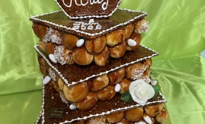 pièce montée nougatine baptême choux vanille 