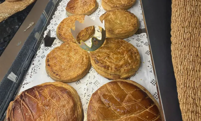Les galettes des rois sont disponibles, Montceau-les-Mines, Boulangerie Pâtisserie Arnody