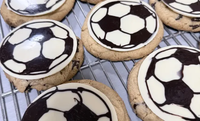 Coupe du monde de foot : le cookie gourmand aux pépites de chocolat, Montceau-les-Mines, Boulangerie Pâtisserie Arnody