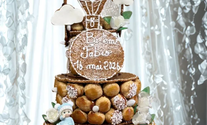 Voici quelques réalisations des dernières pièces montées, Montceau-les-Mines, Boulangerie Pâtisserie Arnody