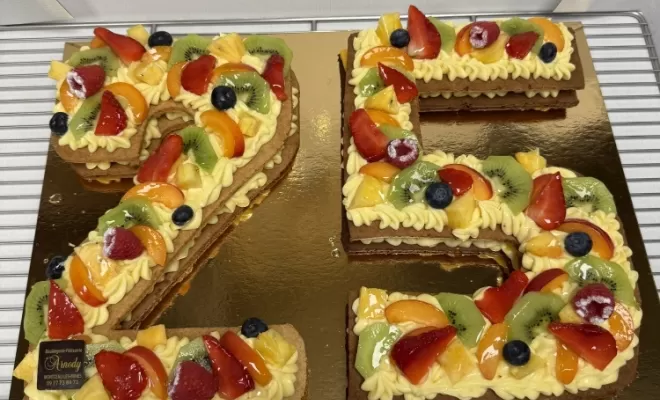 Number cake fruit frais